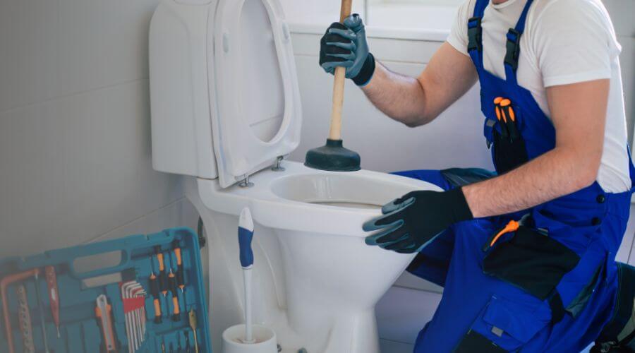 Expert burst pipe repair services in West Liberty, IL
